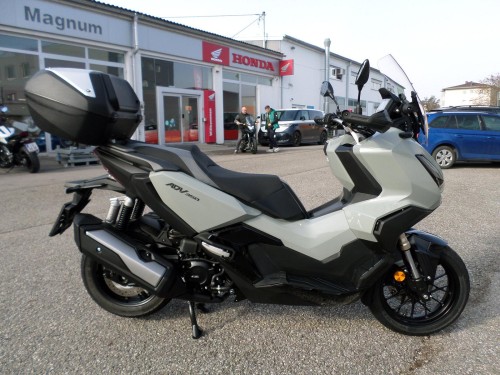 Honda<br>ADV  350 mit Topcase – Bild 2