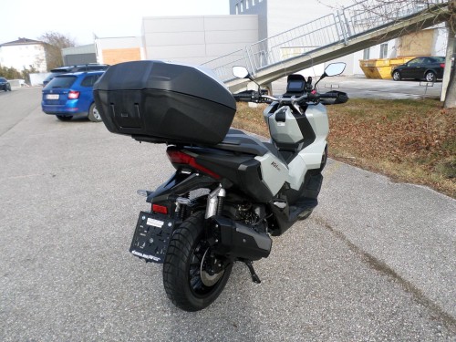 Honda<br>ADV  350 mit Topcase – Bild 3