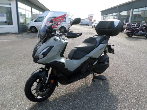 Honda<br>ADV  350 mit Topcase – Bild 6