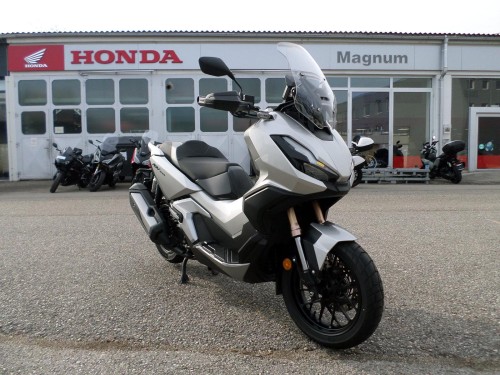 Honda<br>ADV  350