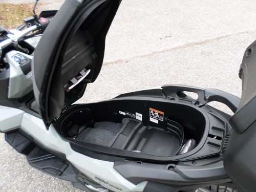 Honda<br>ADV mit Topcase – Bild 12