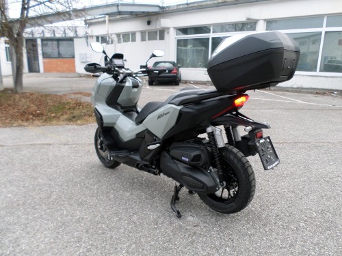 Honda<br>ADV mit Topcase – Bild 5