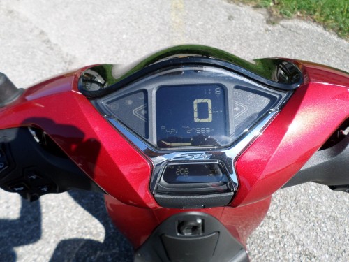 Honda<br>SH 150 mit Topcase – Bild 10