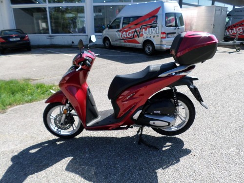 Honda<br>SH 150 mit Topcase – Bild 6