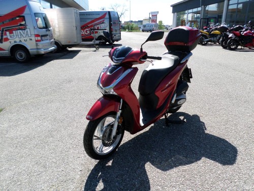 Honda<br>SH 150 mit Topcase – Bild 7