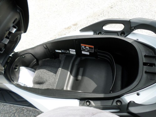 Honda<br>Forza 300 mit Topcase – Bild 10