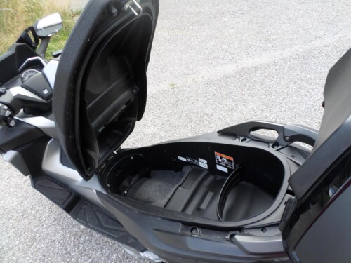 Honda<br>Forza 300 mit Topcase – Bild 11
