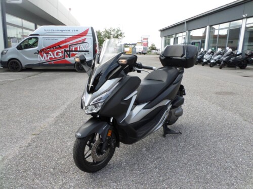 Honda<br>Forza 300 mit Topcase – Bild 7