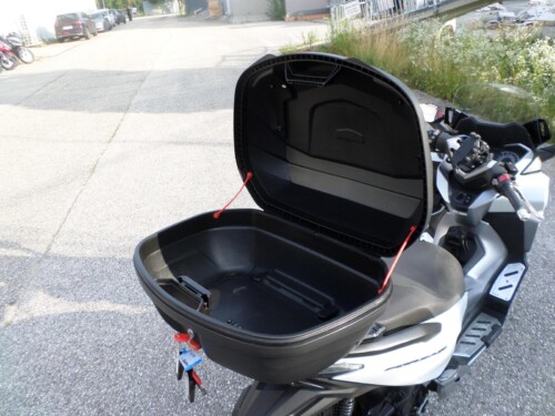 Honda<br>Forza 300 mit Topcase – Bild 14