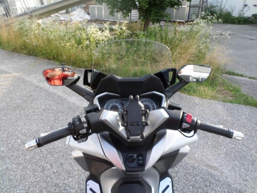 Honda<br>Forza 300 mit Topcase – Bild 9