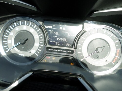 Honda<br>Forza 300 mit Topcase – Bild 9