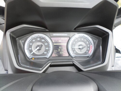 Honda<br>Forza 350 mit Topcase – Bild 10