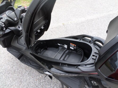Honda<br>Forza 350 mit Topcase – Bild 11