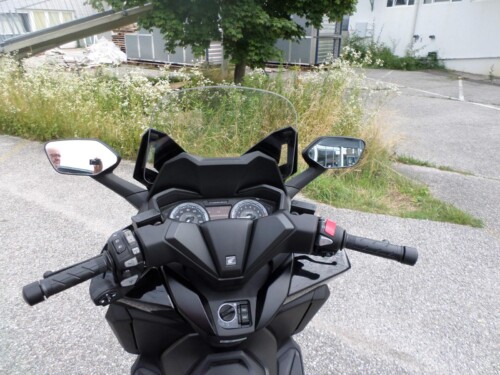 Honda<br>Forza 350 mit Topcase – Bild 9