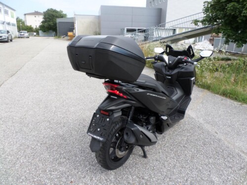 Honda<br>Forza 350 mit Topcase – Bild 3