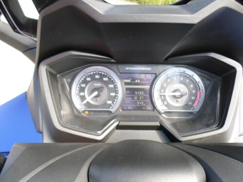Honda<br>Forza 350 mit Topcase – Bild 10