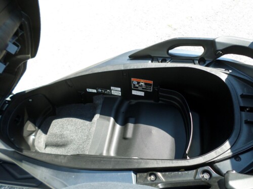 Honda<br>Forza 350 mit Topcase – Bild 9