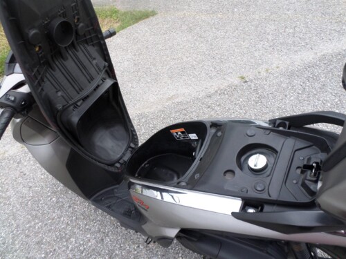 Honda<br>SH 300 mit Topcase – Bild 11
