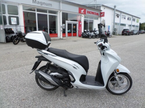 Honda<br>SH 350 mit Topcase – Bild 2