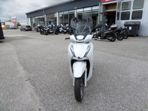 Honda<br>SH 350 mit Topcase – Bild 8