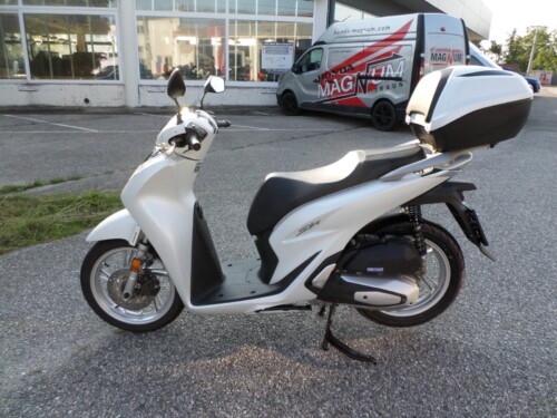 Honda<br>SH 125 mit Topcase – Bild 6