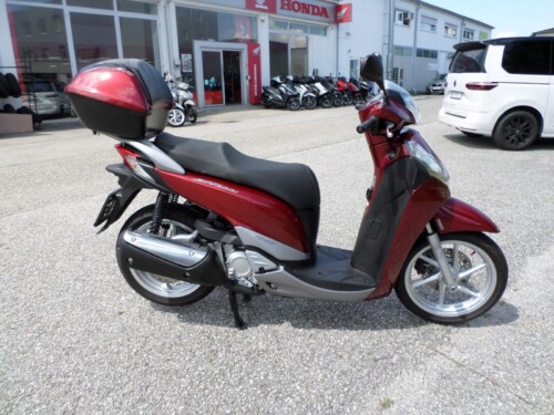 Honda<br>SH 300 mit Topcase – Bild 2