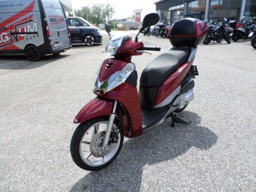 Honda<br>SH 300 mit Topcase – Bild 7