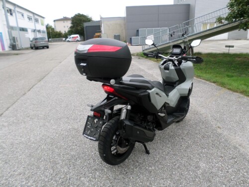 Honda<br>ADV 350 mit Topcase – Bild 3