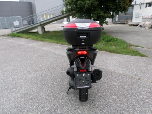 Honda<br>ADV 350 mit Topcase – Bild 4