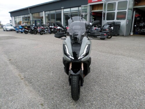 Honda<br>ADV 350 mit Topcase – Bild 8