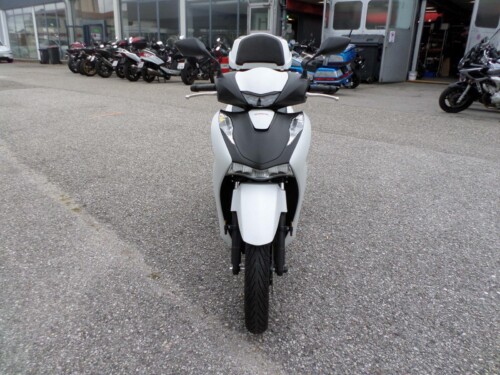 Honda<br>SH 125 mit Topcase – Bild 8