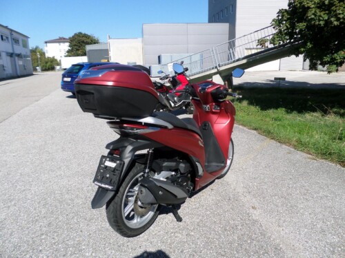 Honda<br>SH 350 mit Topcase – Bild 3
